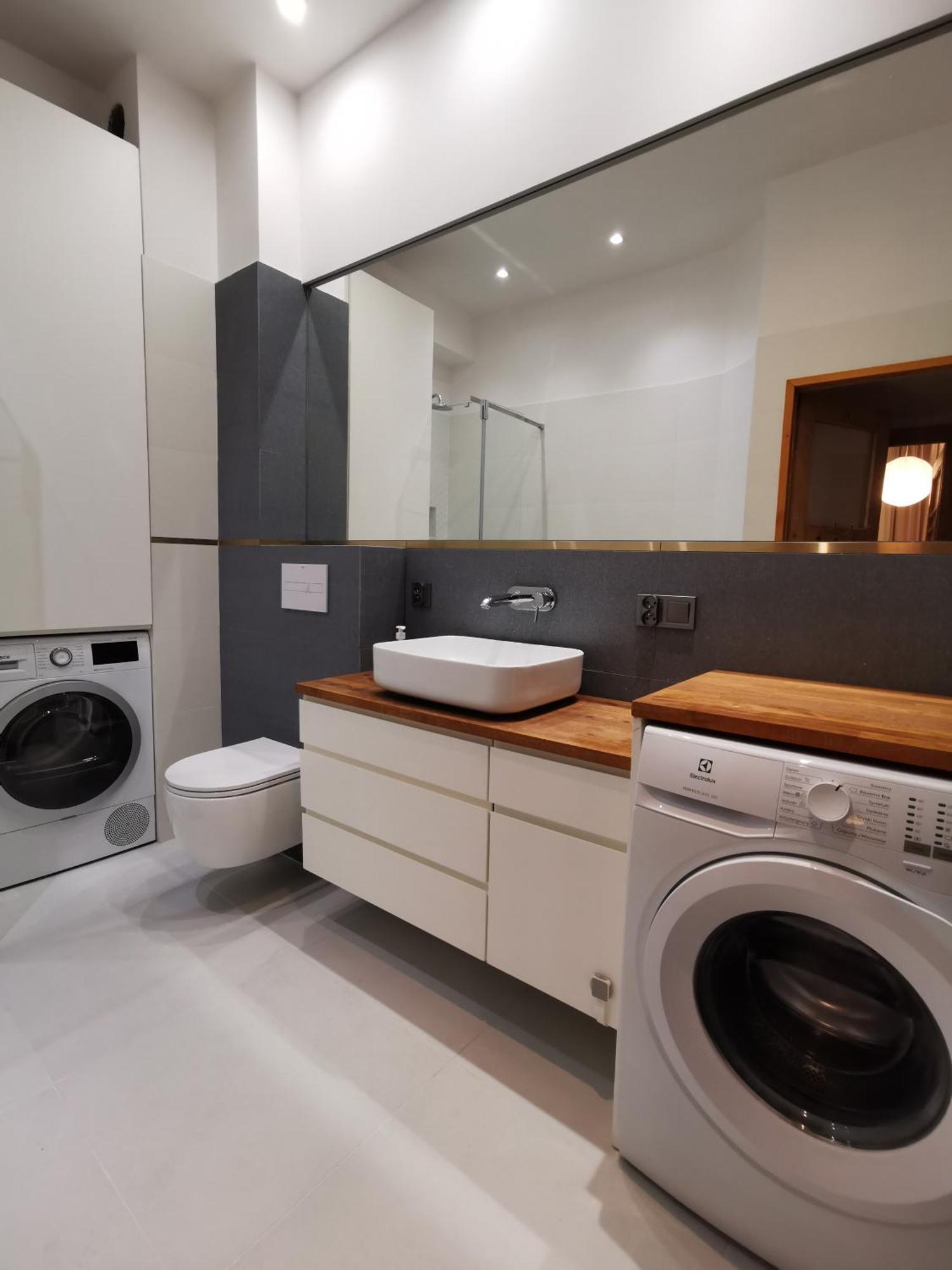 Cozy Spacious Apartment With Balcony Krakow Luaran gambar