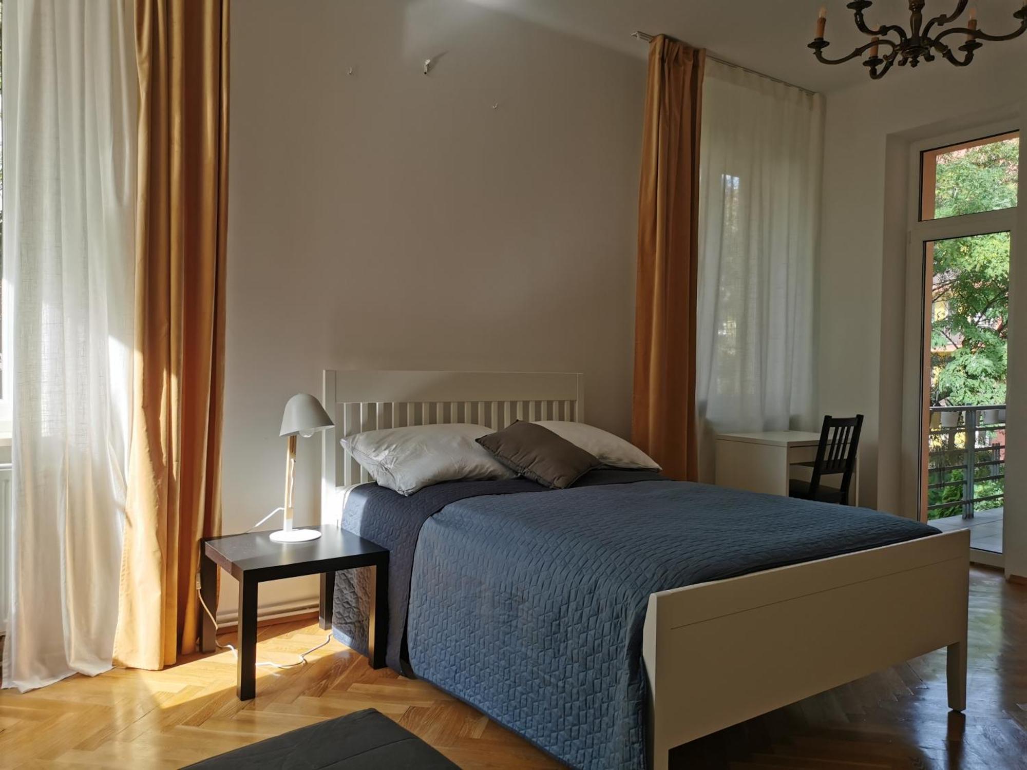 Cozy Spacious Apartment With Balcony Krakow Luaran gambar